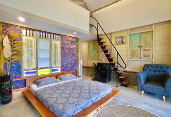 Garden Villa bedroom and loft